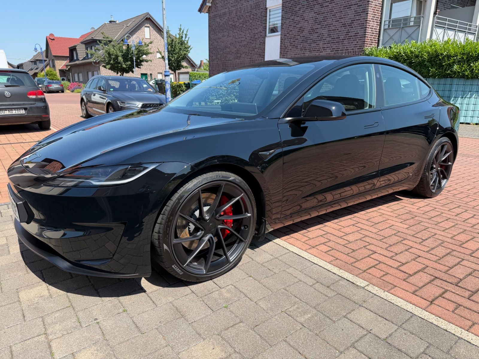 TESLA Model 3 Performance - Top Zustand 