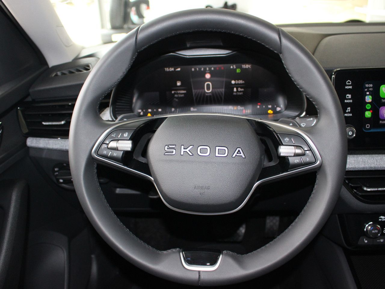 Fahrzeugabbildung SKODA Kamiq 1.0 TSI Selection DSG AHK/RFK/LED