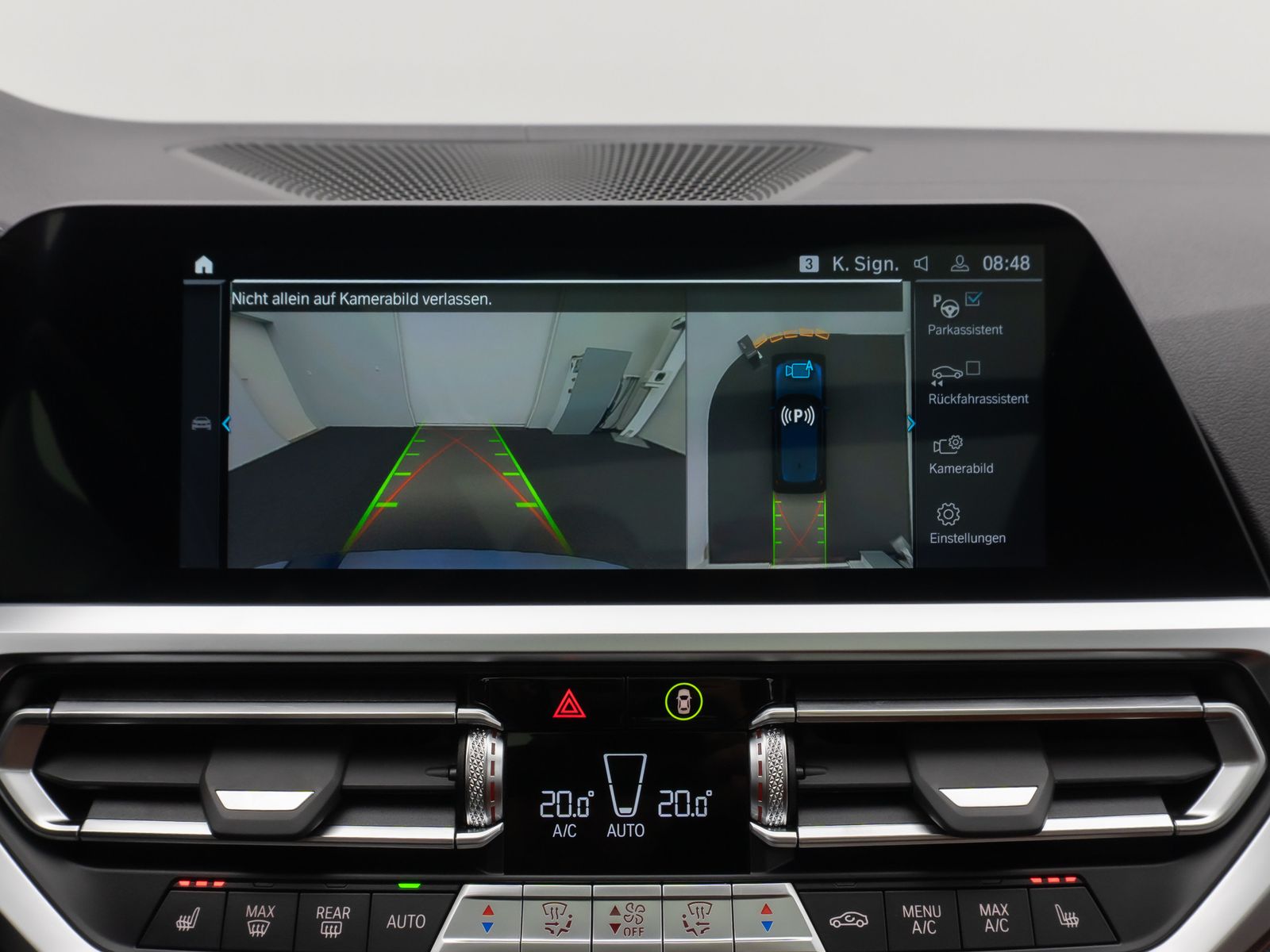 Fahrzeugabbildung BMW 330e xD Luxury Line Panorama HUD Individual Voll