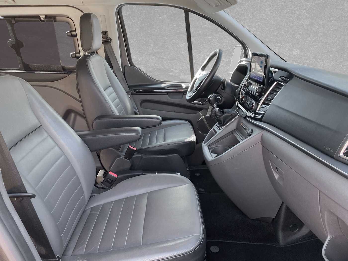 Ford Tourneo Custom Titanium X 320 L1H1 8-Sitzer 2.0l imagem 3