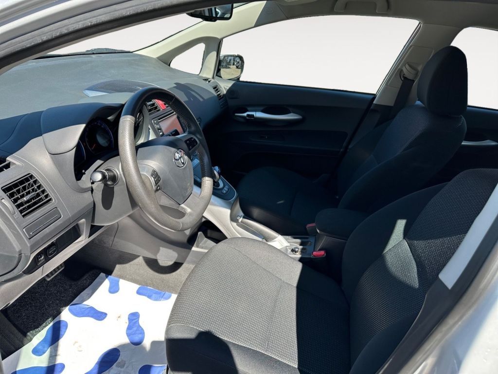 Fahrzeugabbildung Toyota Auris 1.8 Hybrid Executive