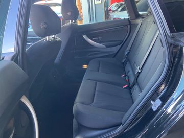 BMW 330 Gran Turismo - 11