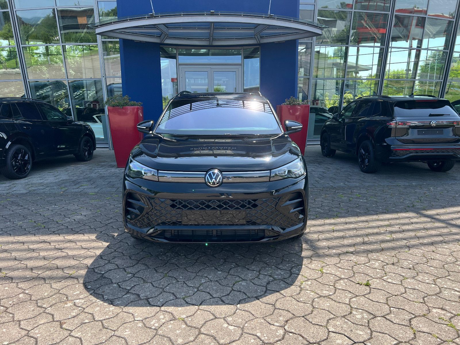 Volkswagen Tiguan R-Line 2.0 TDI 4M/StHzg/BlckStyl/Pano/AHK