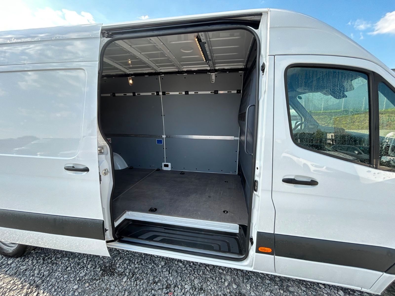 Fahrzeugabbildung Mercedes-Benz Sprinter III  317 CDI L3H2 Navi AHK