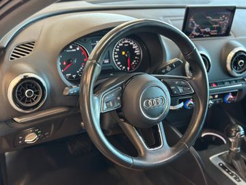 Audi A3 Sportback 30 TFSI design *2. Hand*Klima*Navi*