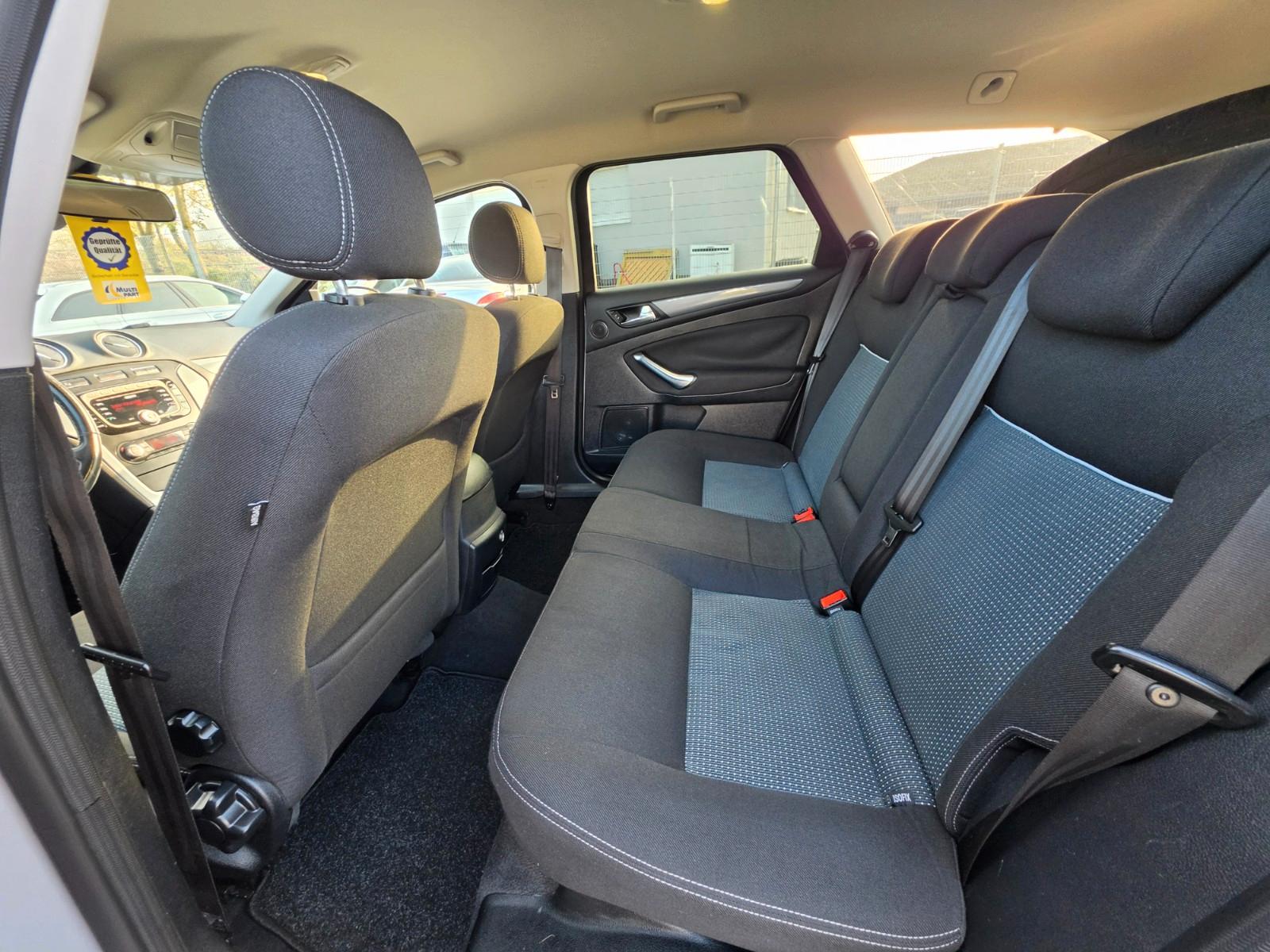 Ford Mondeo 2011 — photo 11
