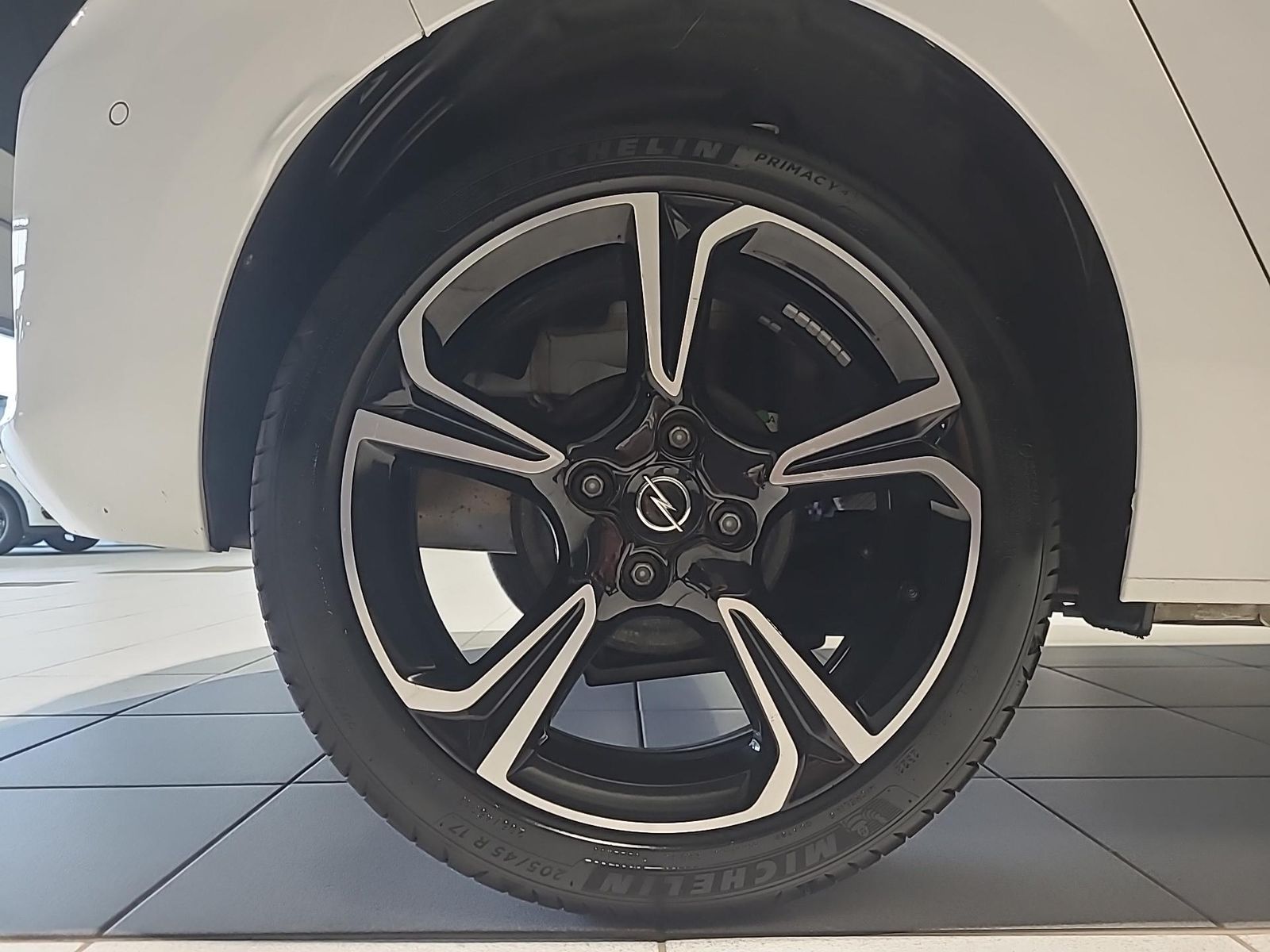 Fahrzeugabbildung Opel Corsa F GS Line +SHZ+TEMPOMAT+LANEASSIST+PDC