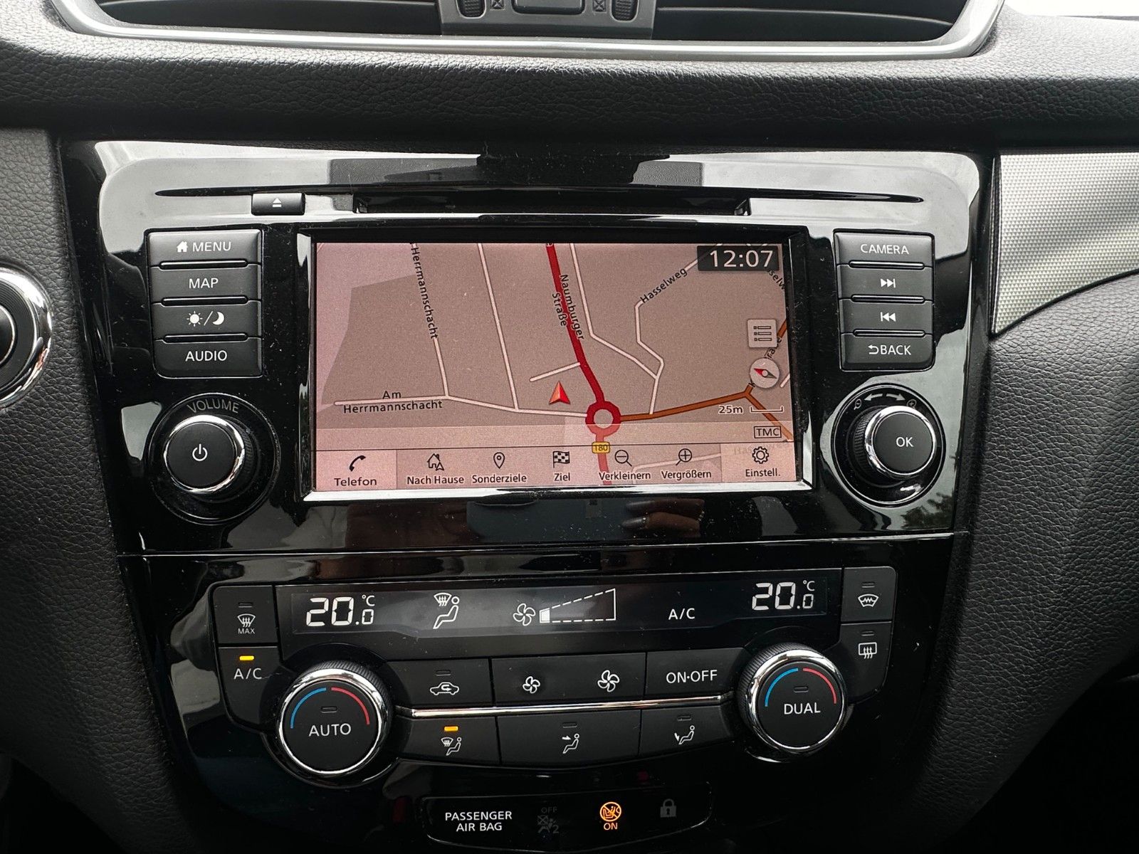 Fahrzeugabbildung Nissan Qashqai AHK / beh. FS/ Navigation / Alu