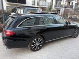 Mercedes-Benz T-Modell AVANTGARDE Pano Parken TLeder Scheckh - Mercedes-Benz E 300: T Modell