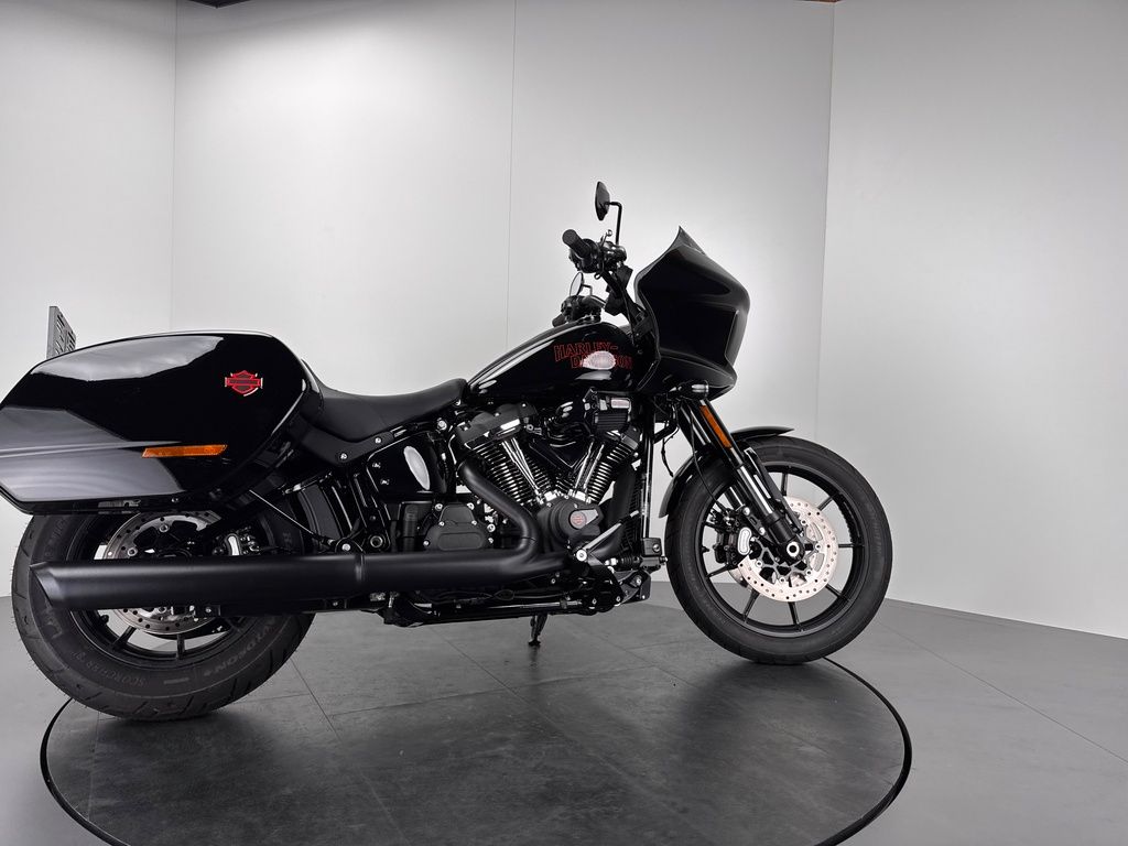 Fahrzeugabbildung Harley-Davidson LOW RIDER ST FXLRST