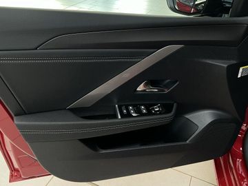 Fotografie des Opel Astra Sports Tourer 1.2 Turbo GS Tech-Paket