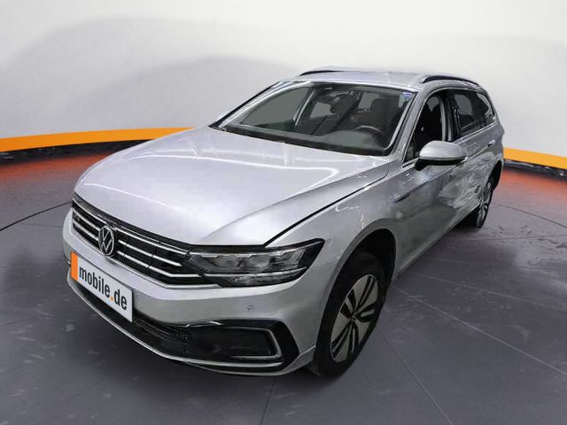 Volkswagen Passat Variant 1.4 TSI GTE+DSG+AHK+RFK+NAV+ACC