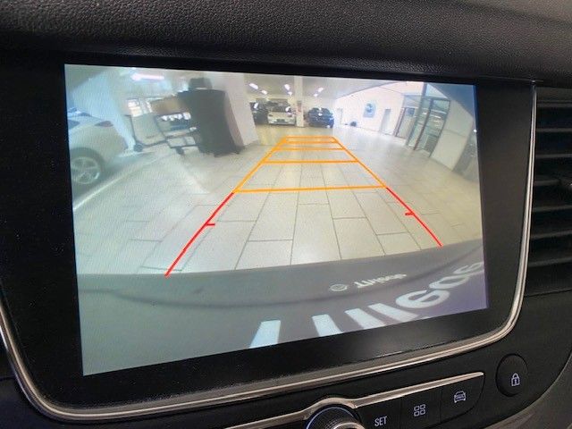 Fahrzeugabbildung Opel Grandland X 2.0D 18"ALU/NAVI/PANORAMA/KAMERA