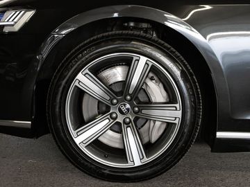 Audi A8 - 8