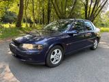 Opel Vectra 1.6 16V Edition 100, TÜV NEU, SERVICE NEU - Opel Vectra in Oldenburg