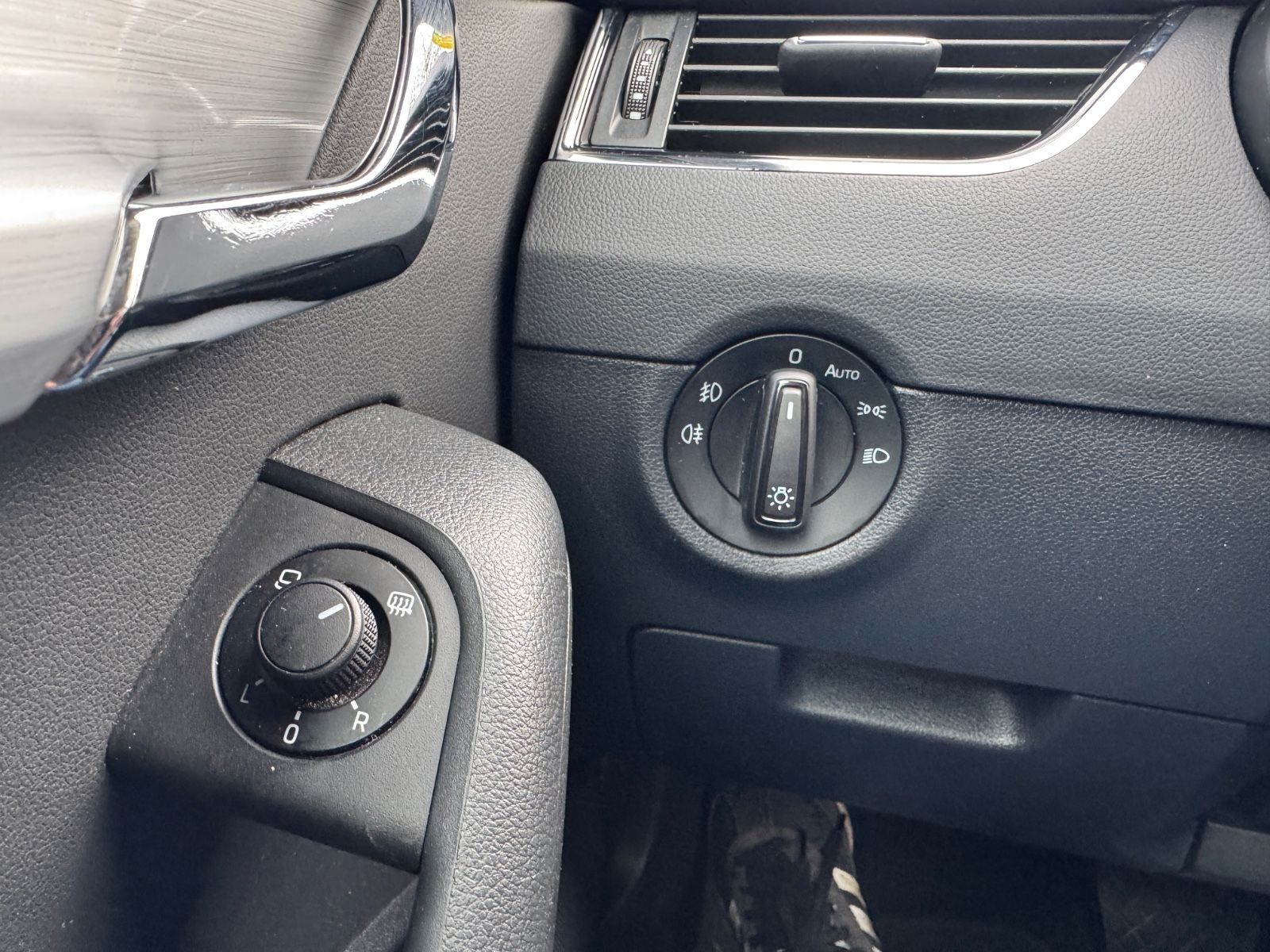 Fahrzeugabbildung SKODA Octavia Combi Ambition DSG+Navi+Alu