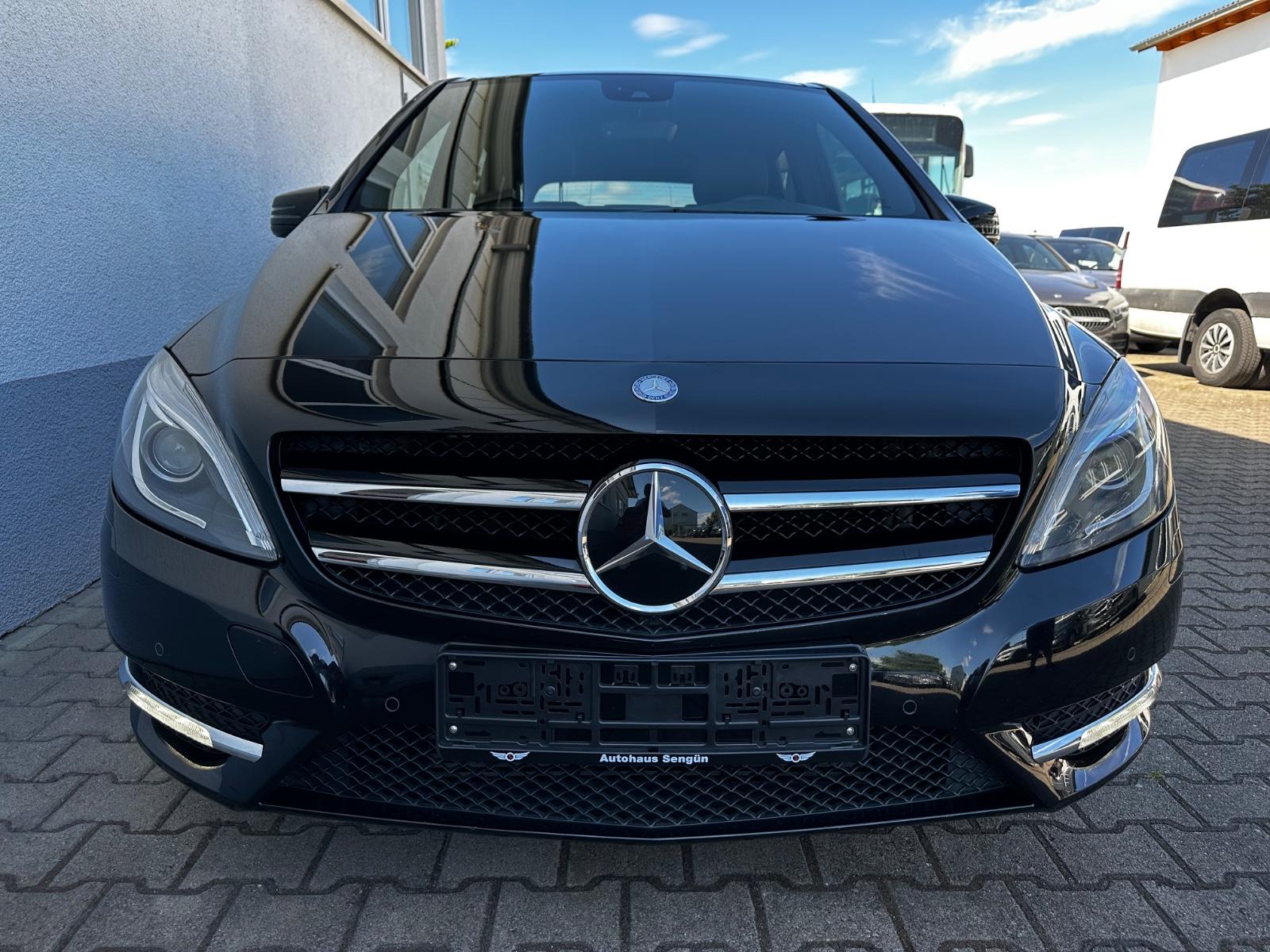 Mercedes-Benz B 180 Leder/Memory/Panorama/Harman-Kardon