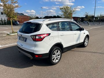 Ford Kuga - 4