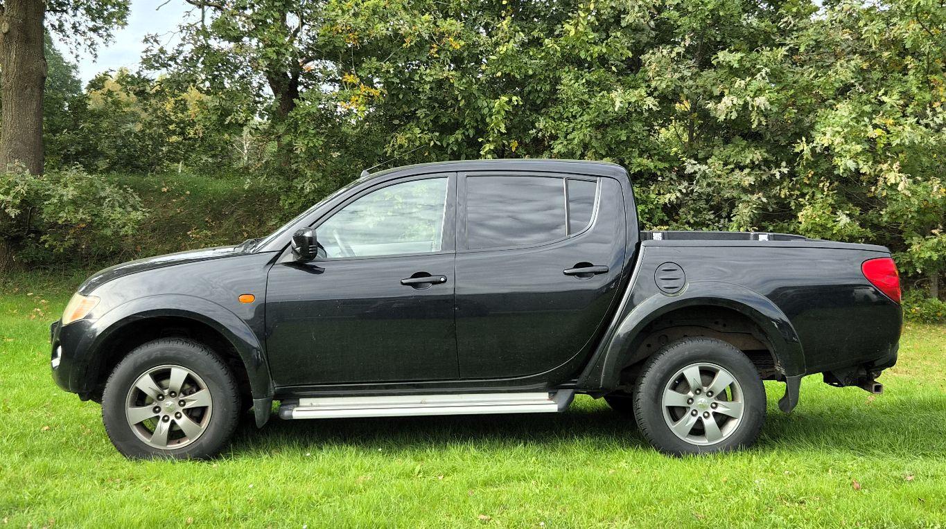 MITSUBISHI L200 2.5 DI-4WD CLIM ATTELAGE | 136 ch | 4X4 | BVM | VOLANT EN CUIR