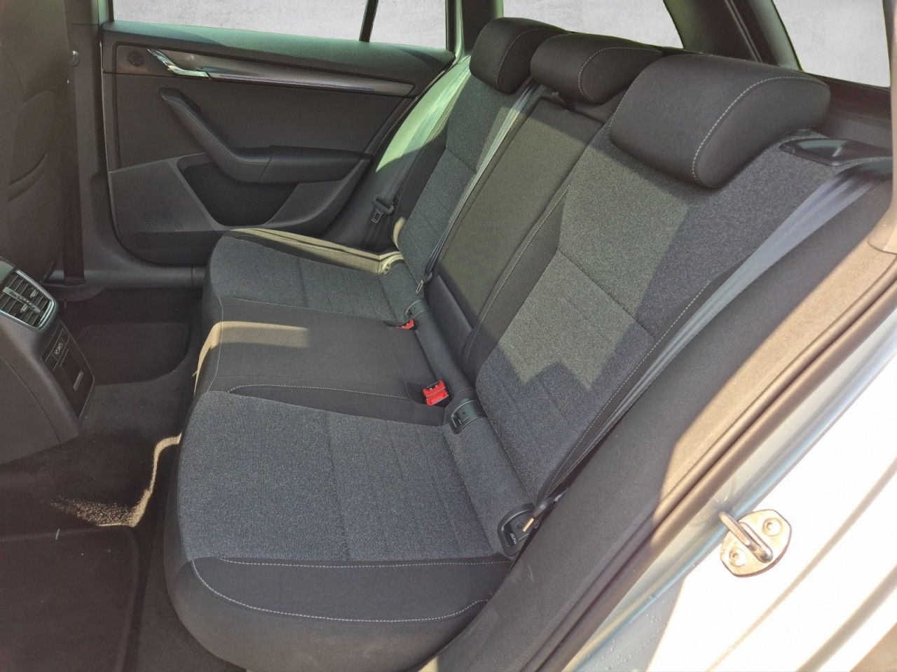 Fahrzeugabbildung SKODA Octavia Combi TDI DSG Soleil AHK Panoramadach