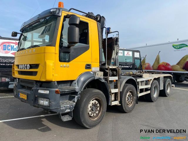 Iveco Trakker 450 | 8x4-6 | Hook + Crane |