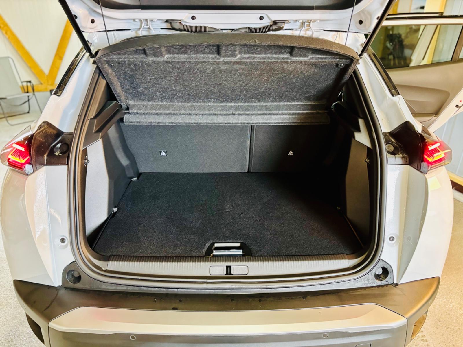 Peugeot 2008 Hybrid 136 Allure Anhängerkupplung/8300Km!