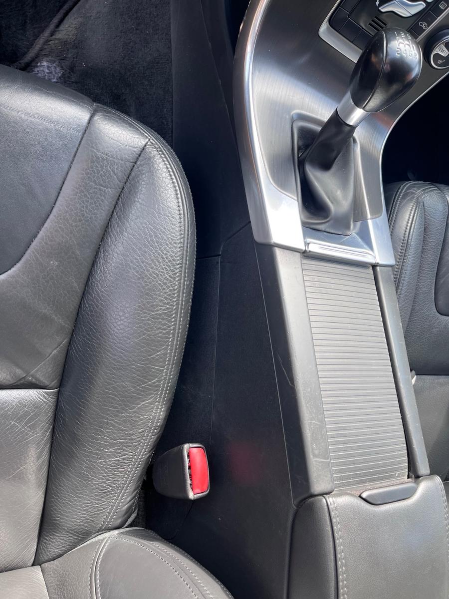 Volvo V60 2011 — photo 10