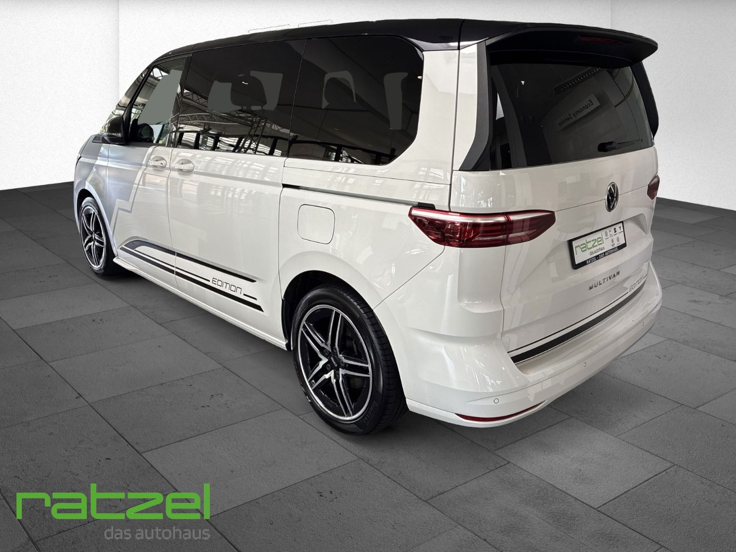 Fahrzeugabbildung Volkswagen T7 Multivan Edition Life 2.0 TSI DSG *AHK* Stand