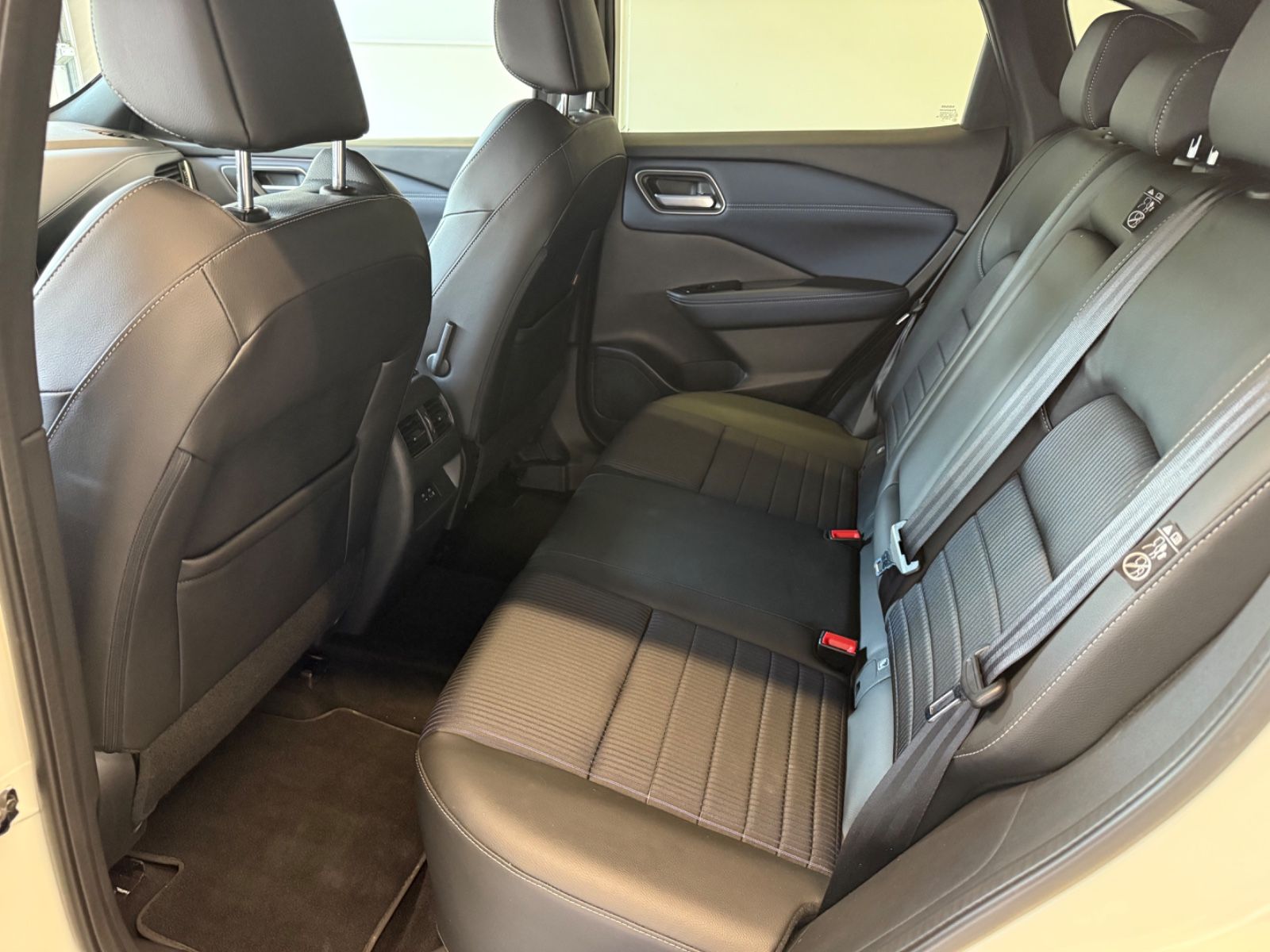 Fahrzeugabbildung Nissan Qashqai Tekna MHEV; Autom.,HUD,Teilleder,AHK