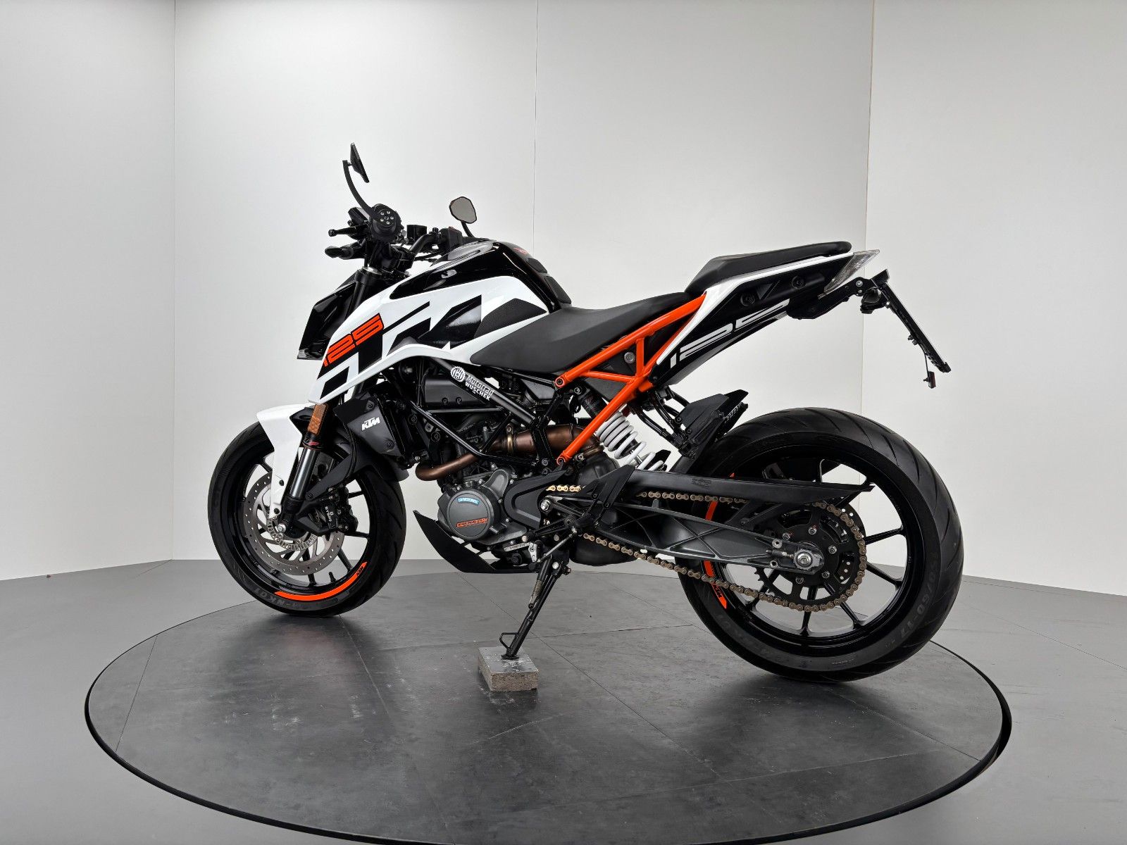 Fahrzeugabbildung KTM DUKE 125 *SERVICE NEU *KURZES HECK