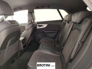 Audi Q8 - 10