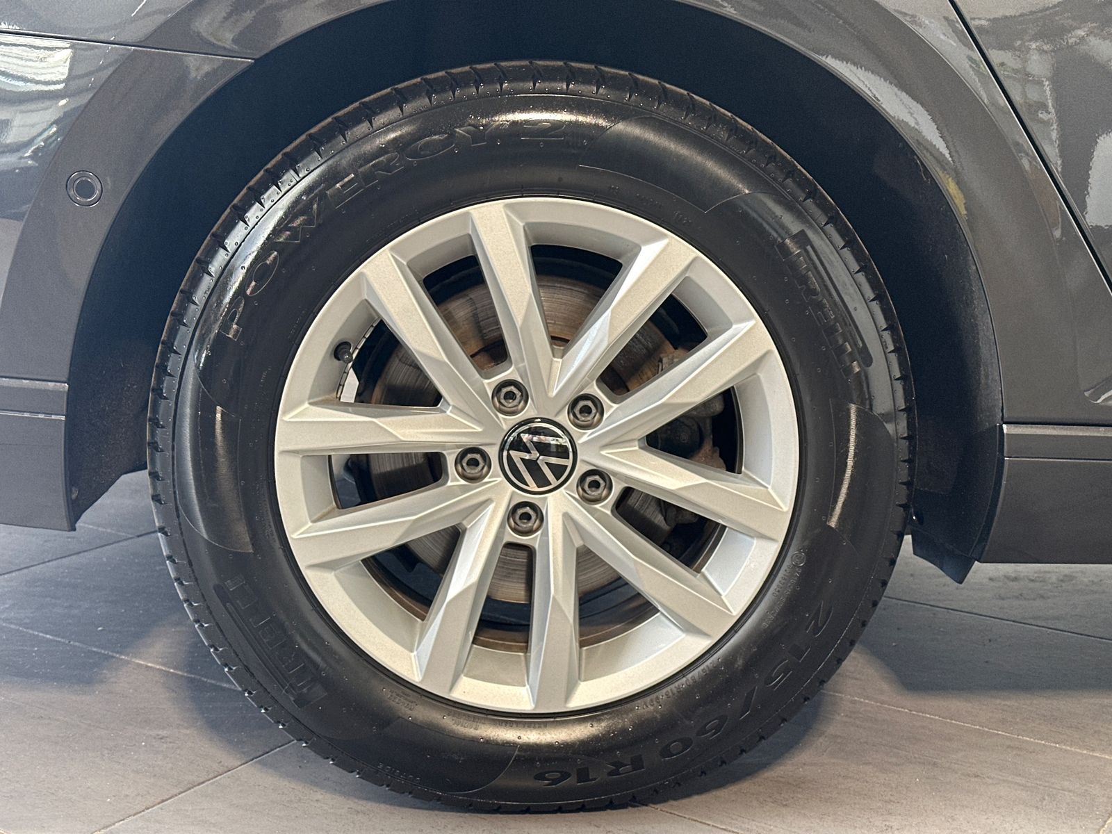 Fahrzeugabbildung Volkswagen Passat Variant 2.0 TDI DSG Business NAV+IQ-LIGHT