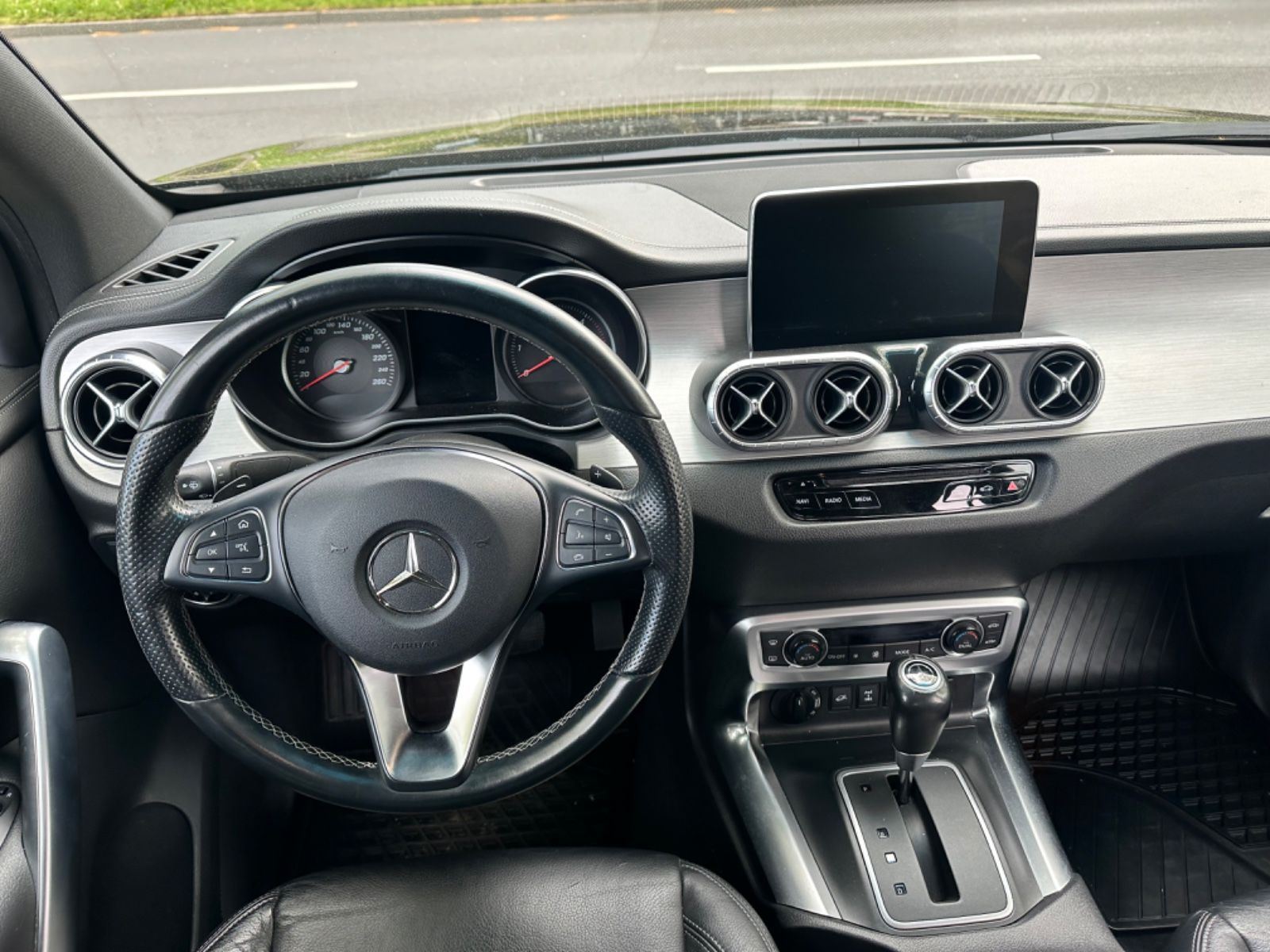Fahrzeugabbildung Mercedes-Benz X 350d 4Matic DoKa Edition Power*Keyless*360°Kam