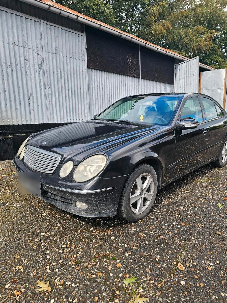 Mercedes-Benz E 200