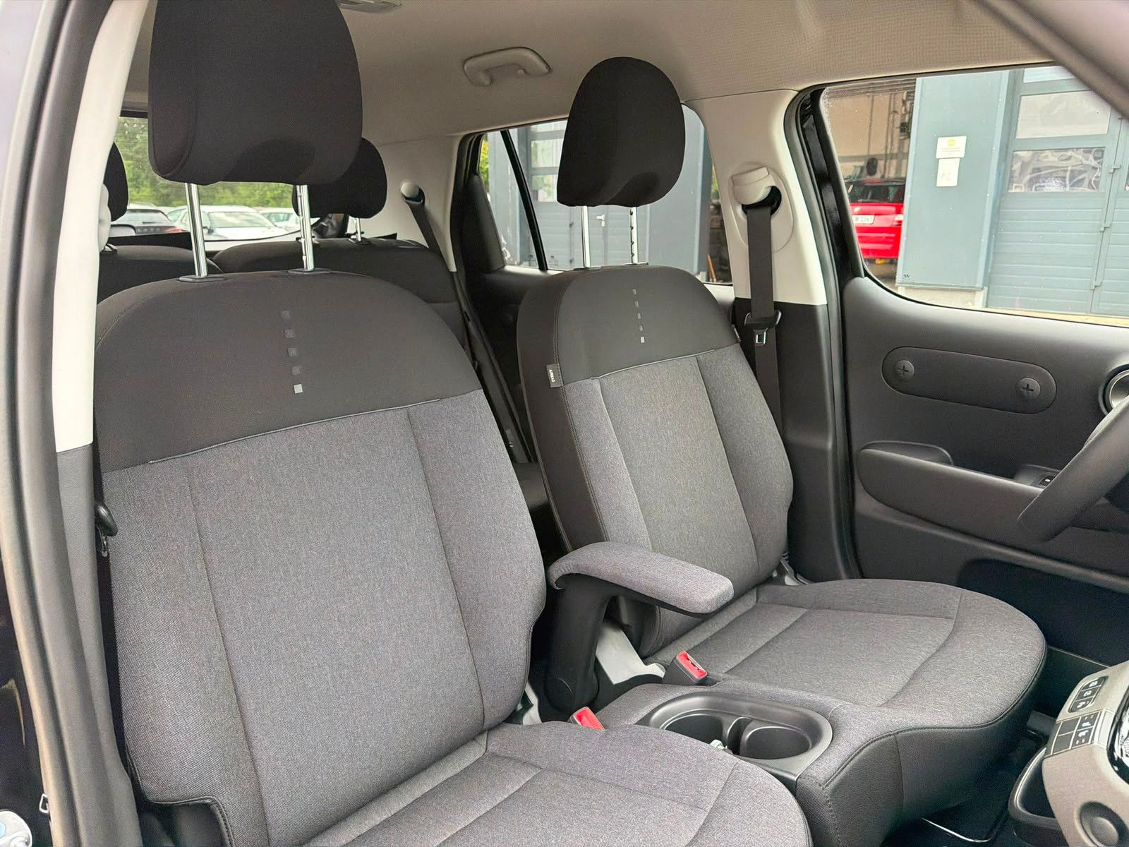 Fahrzeugabbildung Hyundai INSTER Trend 85kW *RW370KM*Totwinkel*ACC*360°