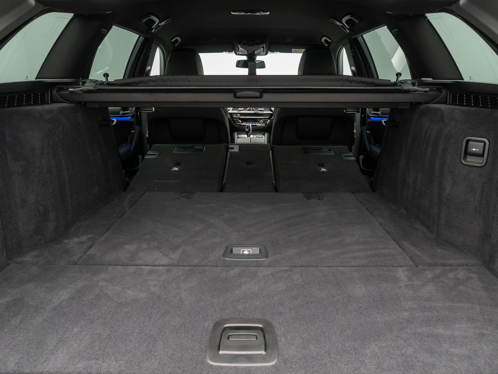 Fahrzeugabbildung BMW 530d Luxury Line DAB Kamera HUD Leder H/K 19Zoll