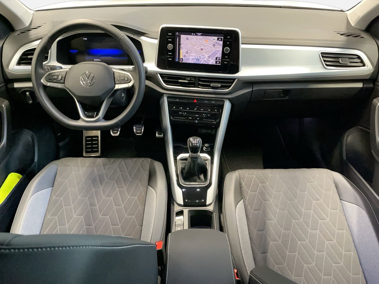 Volkswagen T-Roc - Bild 12