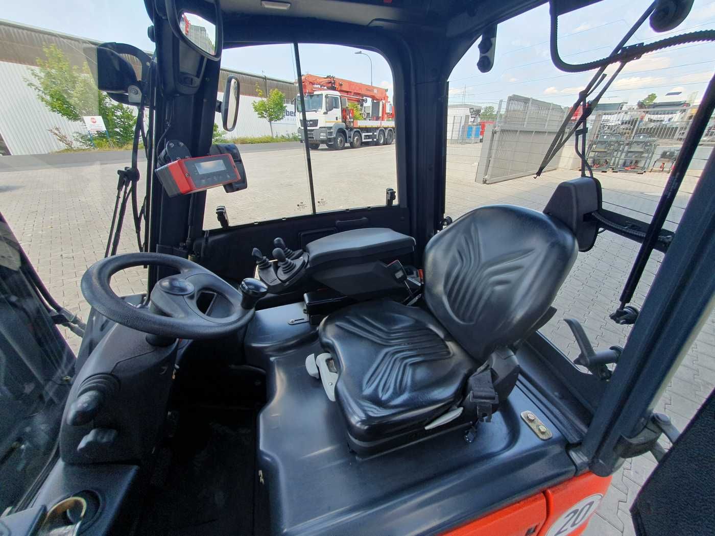 Fahrzeugabbildung Linde E14 - 01 / Triplex: 4.00m! / SS / nur 3.405h!