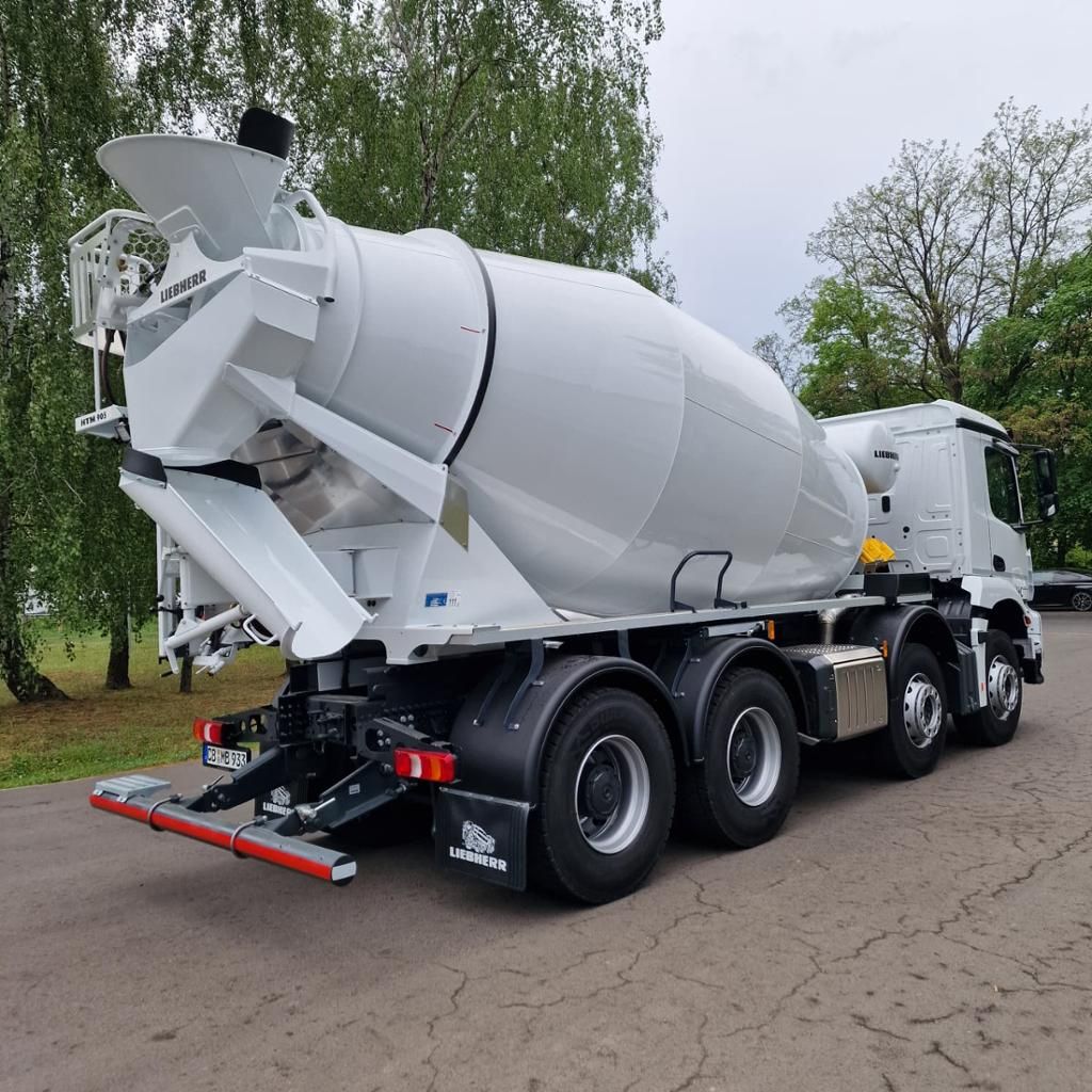 Fahrzeugabbildung Mercedes-Benz Arocs 3240 B 8x4/4 Liebherr Fahrmischer