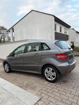 Mercedes-Benz B Klasse 200 - Mercedes-Benz E-Klasse: Kleinwagen