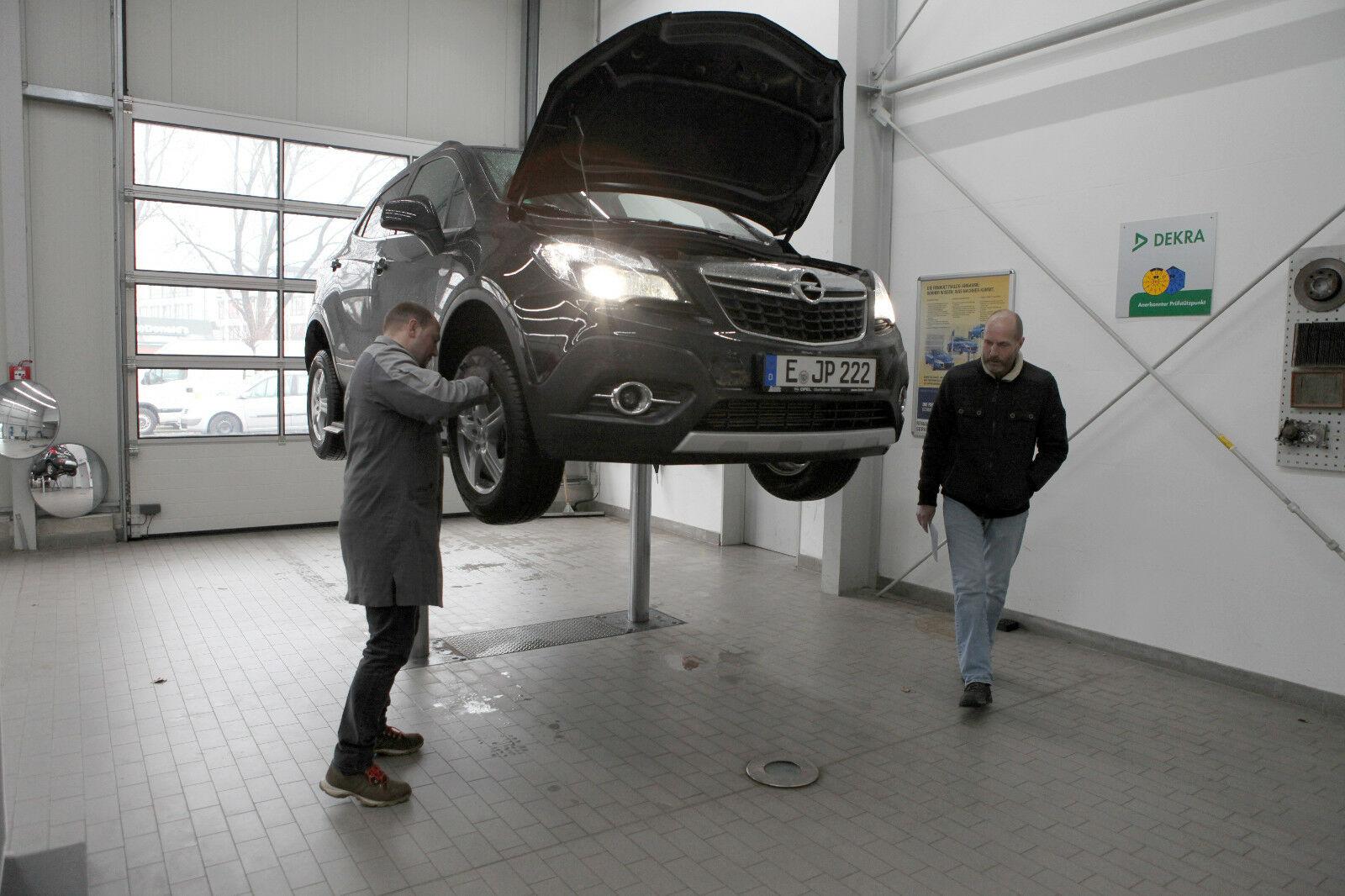 showroom-image-top