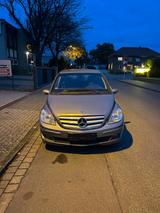 Mercedes-Benz Mercedes Benz B Klasse 200 D tüv neu - Mercedes-Benz E 200: Kleinwagen