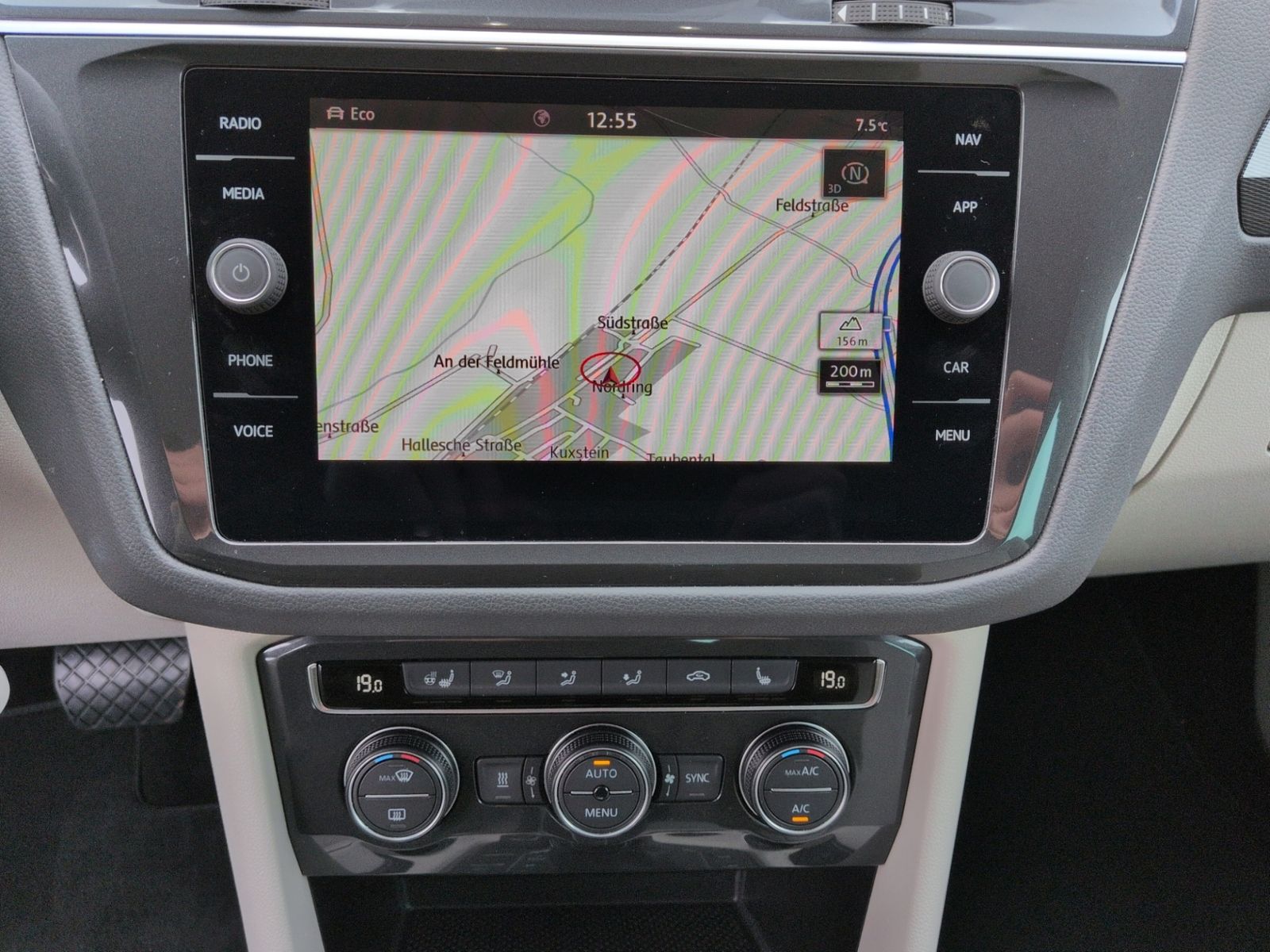 Tiguan 2.0 TDI DSG 4M Highline AHK+PANO+Head-UP