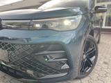 Volkswagen Tiguan R-Line 1.5 eTSI+DSG+LEDPlus+NAVI+AHK+PANO - Volkswagen Tiguan Tageszulassungen mit Benzin-Antrieb