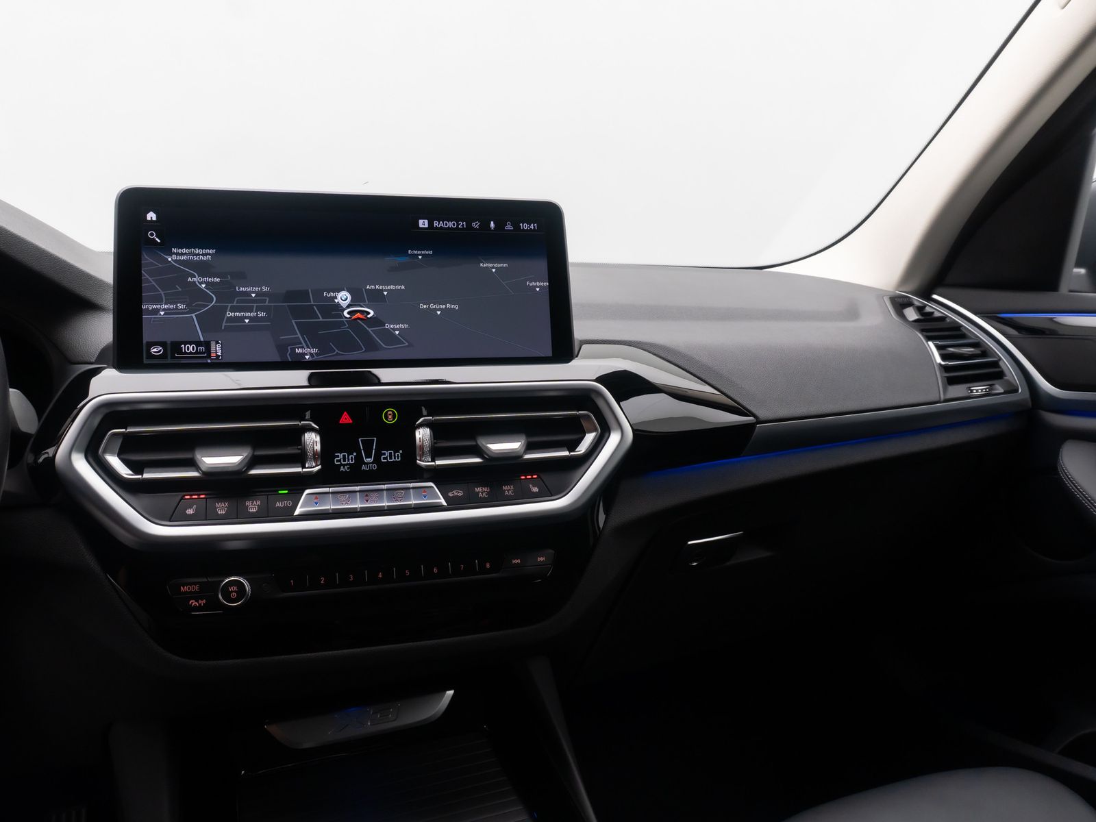 Fahrzeugabbildung BMW X3 xD30d Laser 360&deg; HUD DAB DisplKey Standhzng