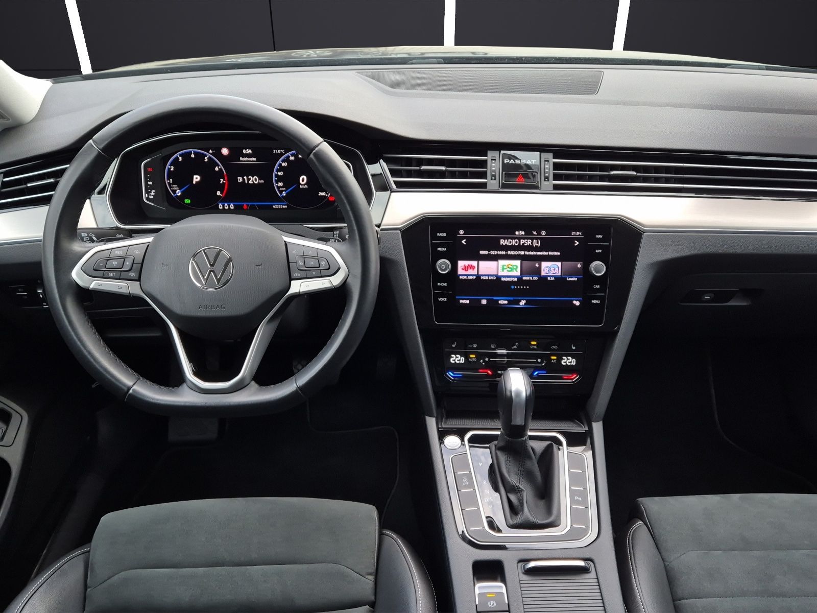 Fahrzeugabbildung Volkswagen Passat Variant TSI Elegance DSG Navi ACC RFK AID