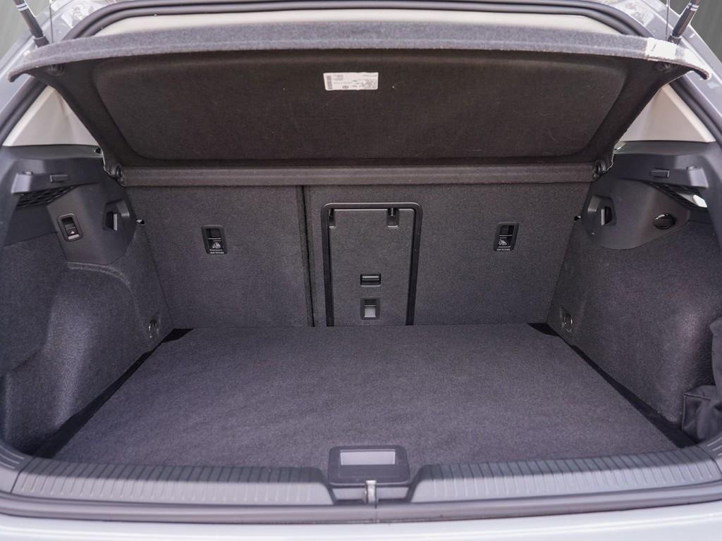 Volkswagen Golf VIII 1.5 TSI GOAL /LED/Navi/AHK/ACC/RFK, миниатюра 6