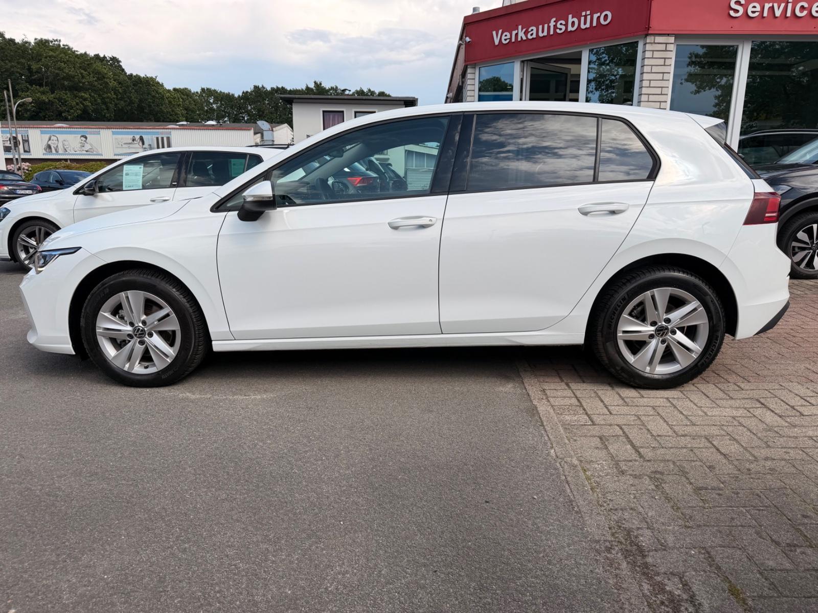 Volkswagen Golf VIII Lim. 1.5 TSI 85 kW Life ACC PDC