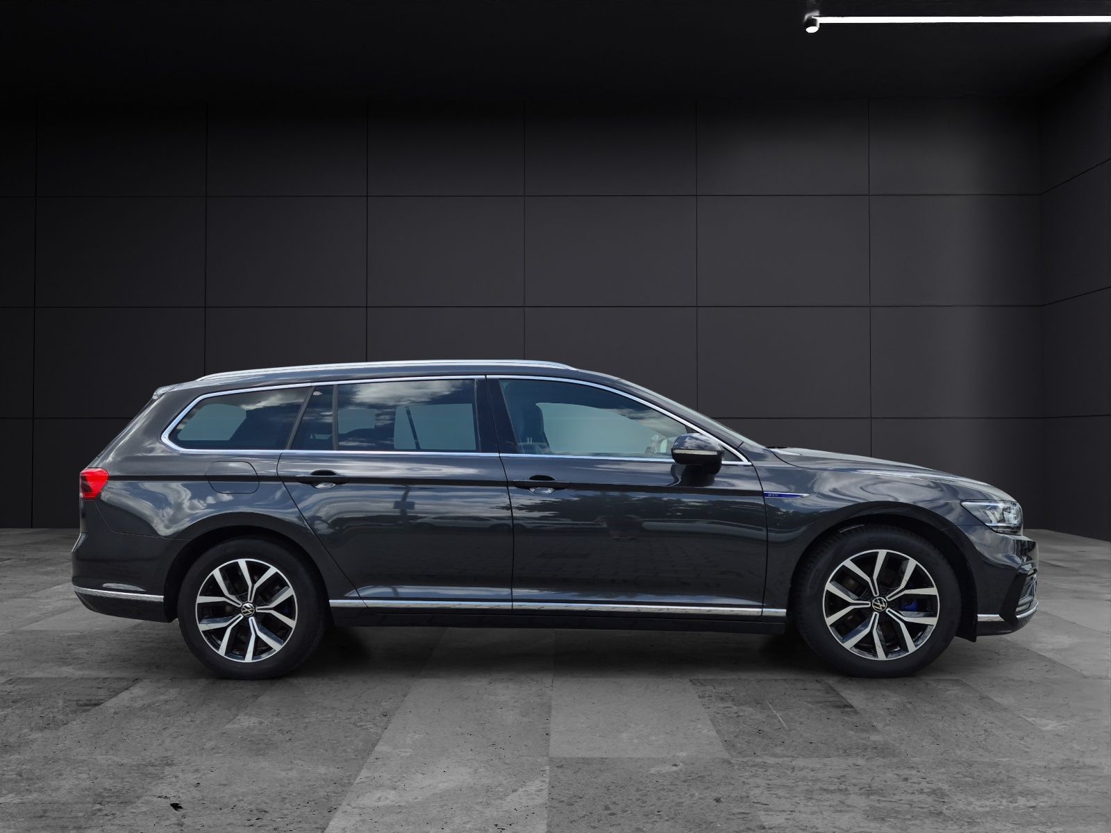 Fahrzeugabbildung Volkswagen Passat Variant GTE AHK Navi ACC RFK SH LM