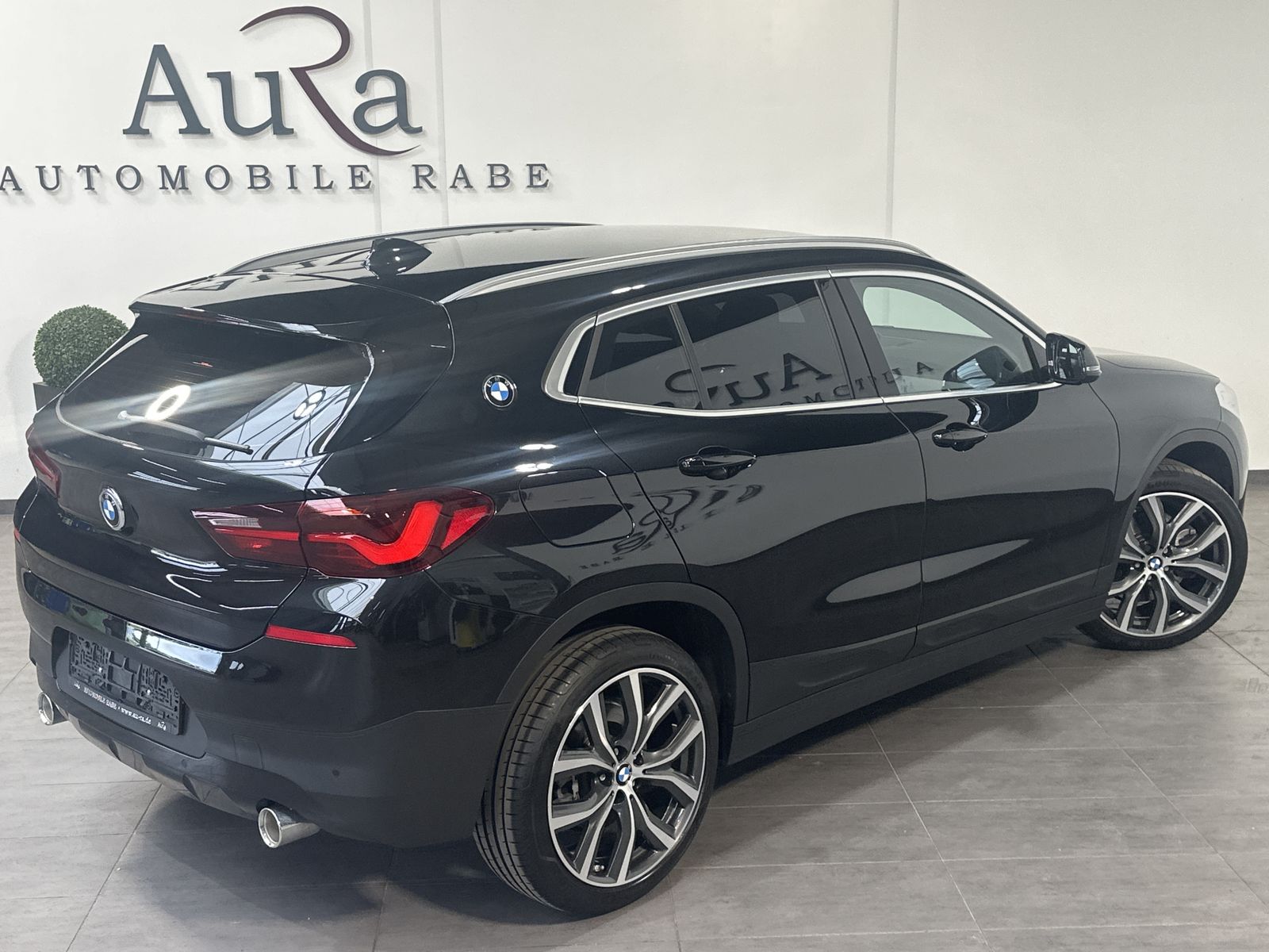 Fahrzeugabbildung BMW X2 sDrive20d Advantage NAV+LED+SHZ+HUD+H&K+ACC